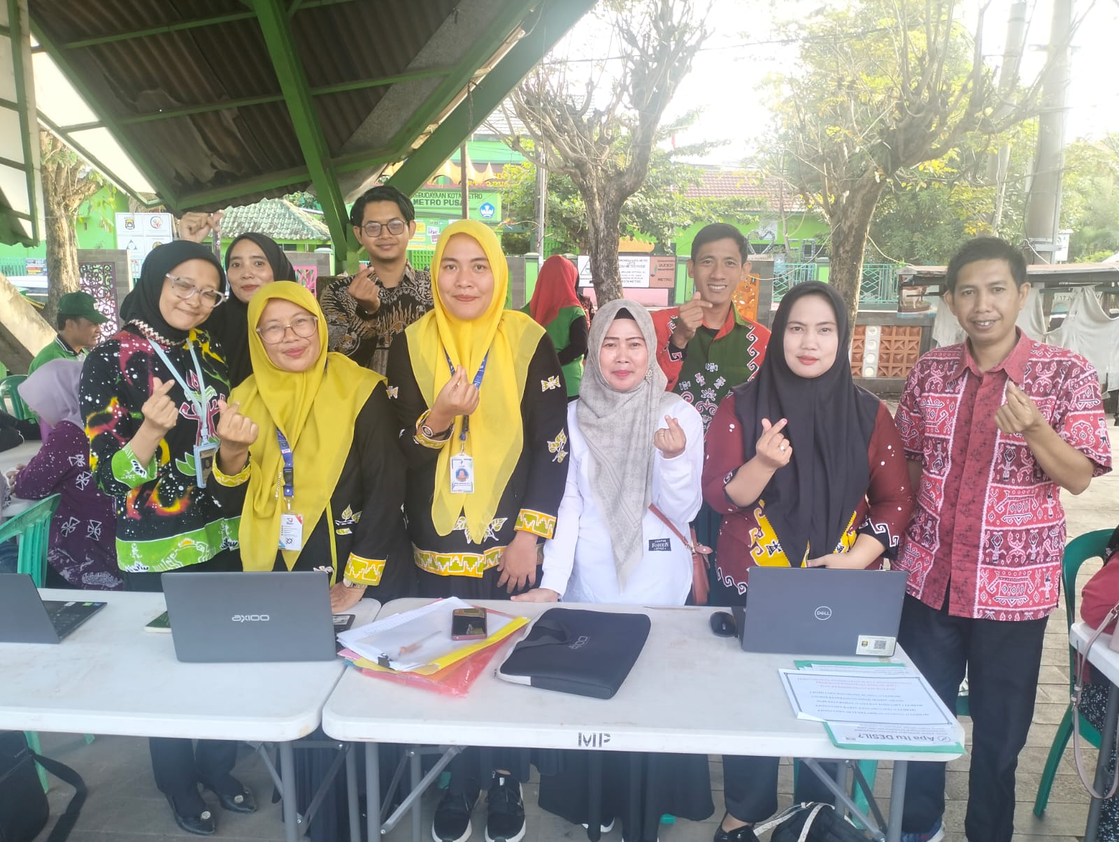 Dukcapil Metro Aktivasi IKD pada Kegiatan Pasar Tani Metro Bahagia