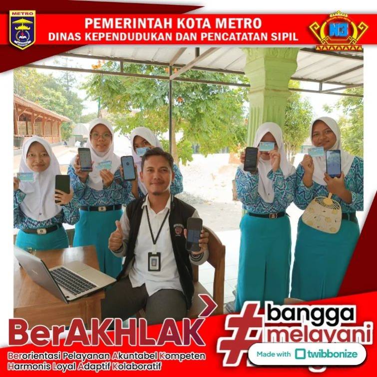 Penyerahan KTP DAN AKTIVASI IKD DI SMA N 2 DAN SMAN 3