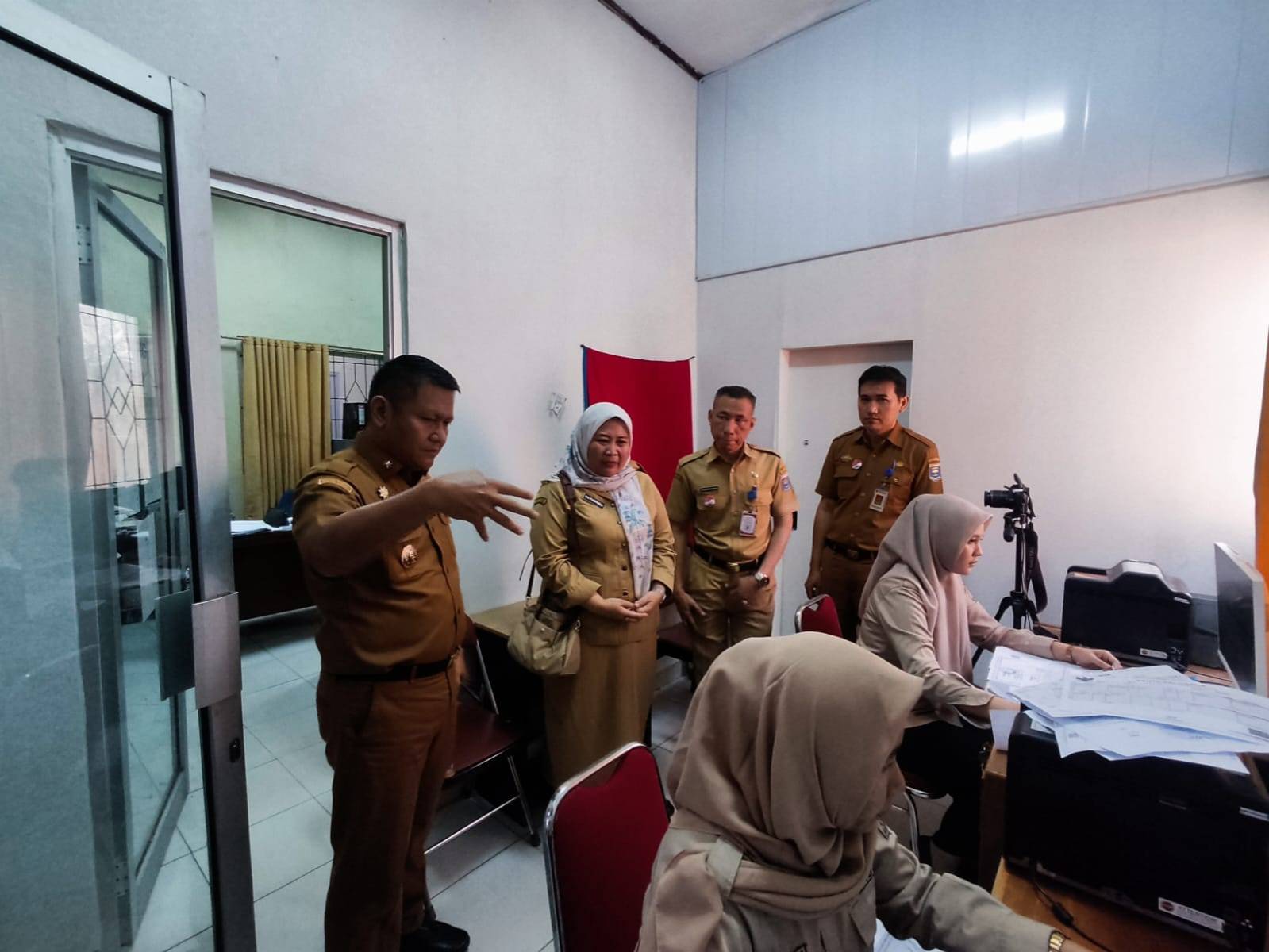 Sekretaris Daerah Kota Metro Kunjungi Dinas Kependudukan dan Pencatatan Sipil