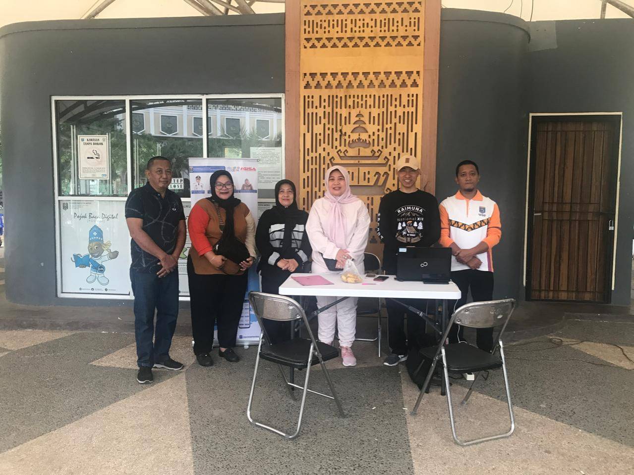 IKD Goes to Car Free Day  Disdukcapil Metro Bawa Layanan Digital ke Taman Kota