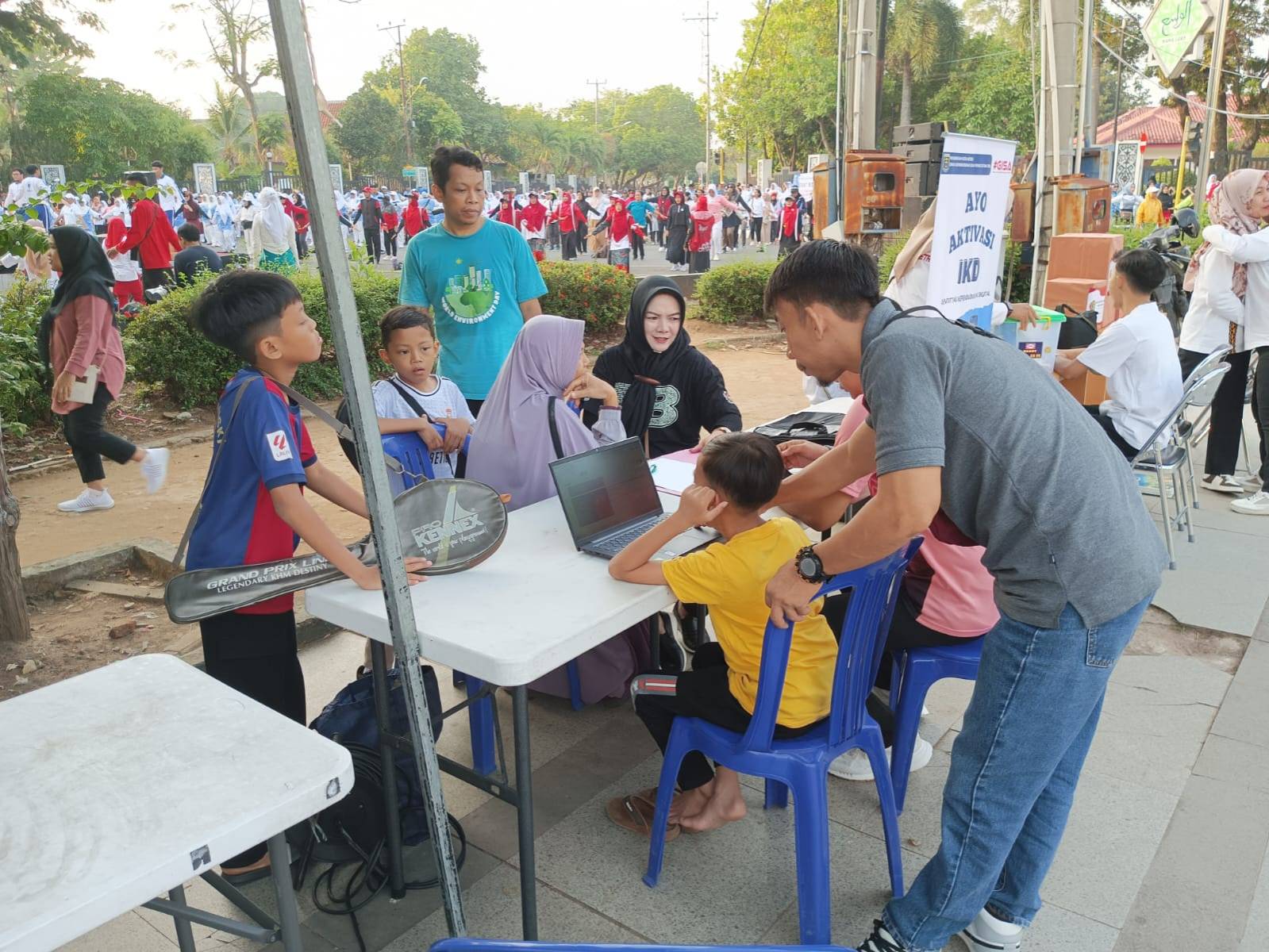 Disdukcapil Kota Metro Jemput Bola Aktivasi IKD di Car Free Day Mudah dan Cepat