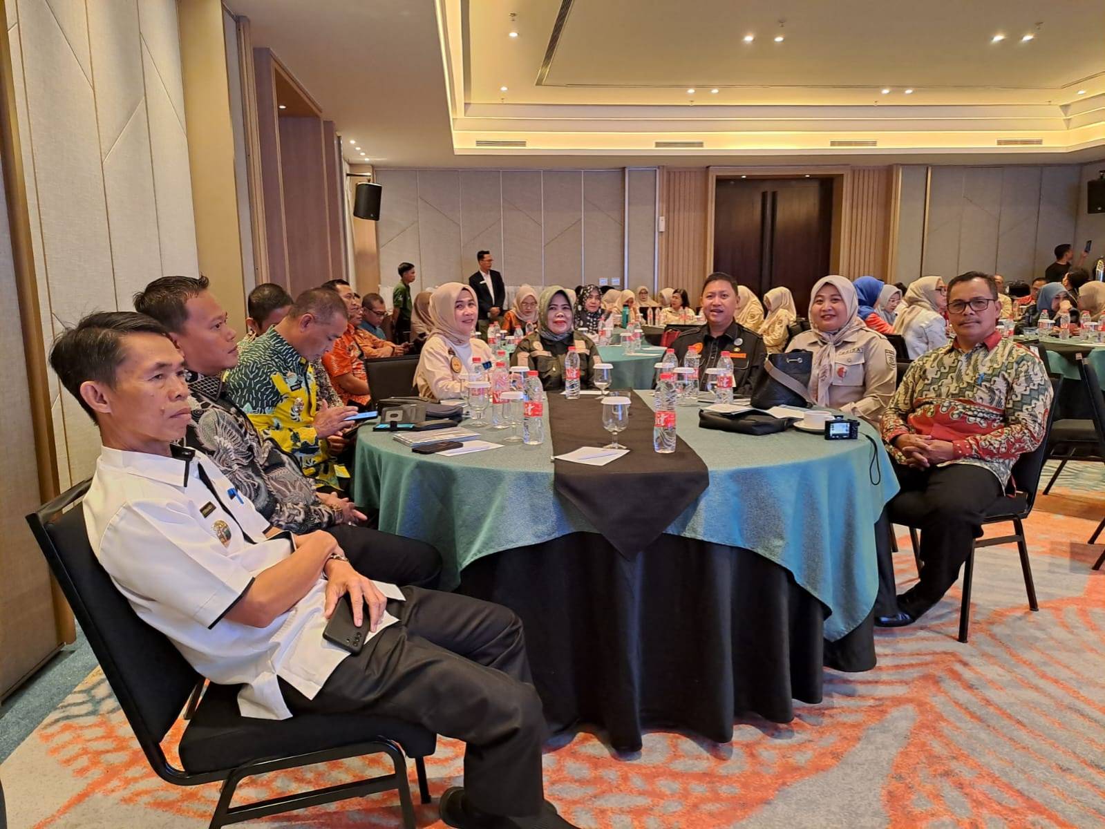 Acara Sosialisasi Kebijakan Administrasi kependudukan pada Rapat Forum Kepala Dinas