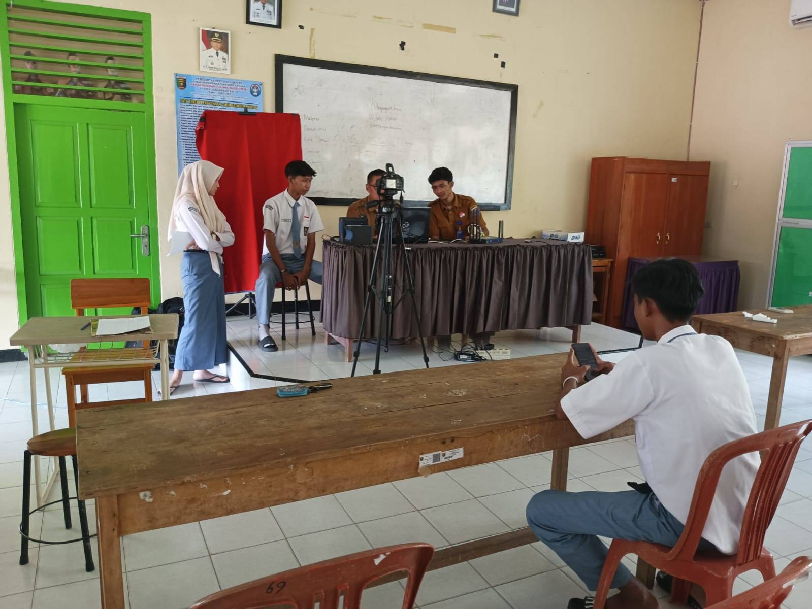 Perekaman SMA Negeri 4 Kota Metro Menuju Pilkada 2024