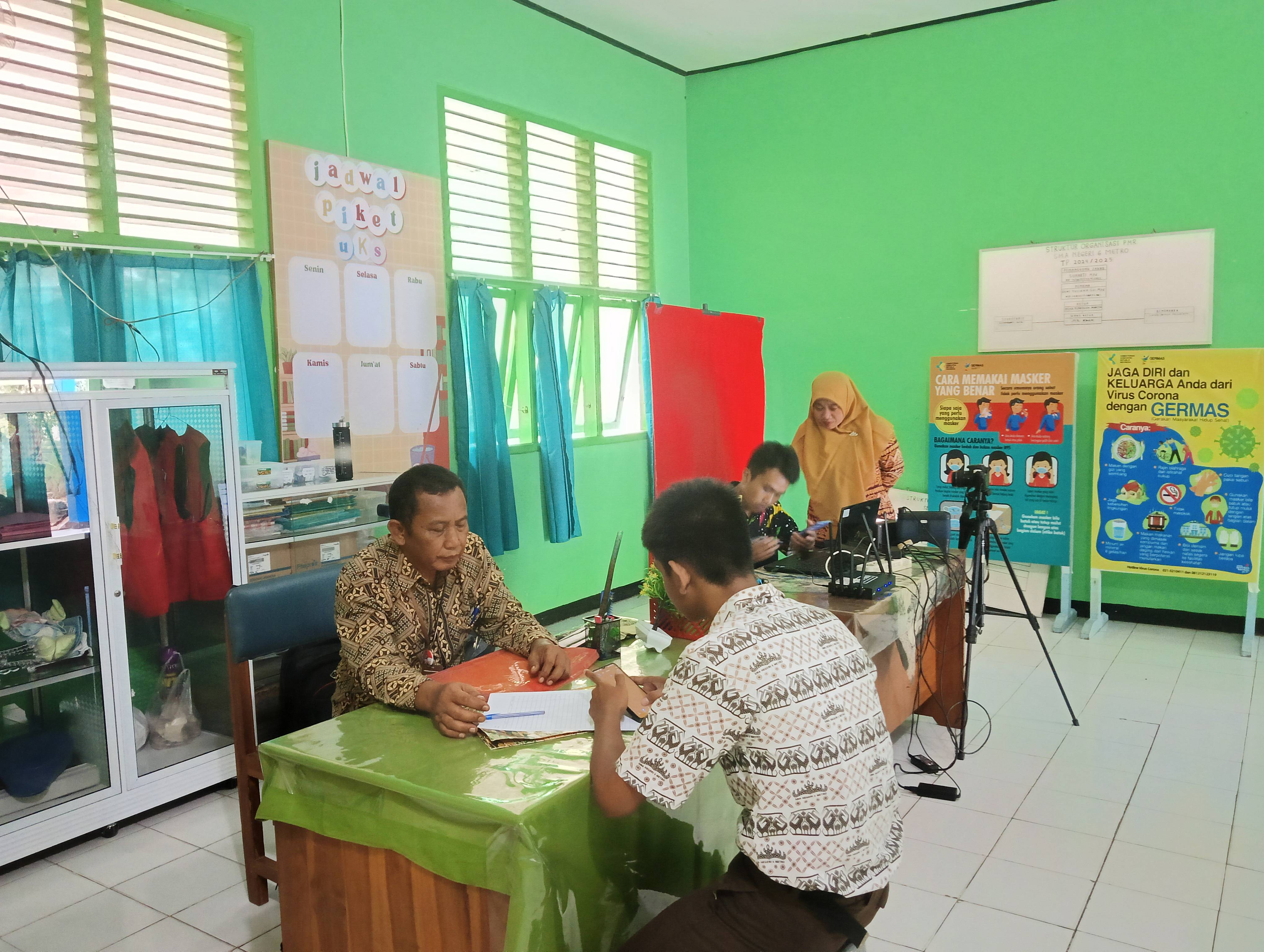 Perekaman KTP-El SMA Negeri 6 Kota Metro