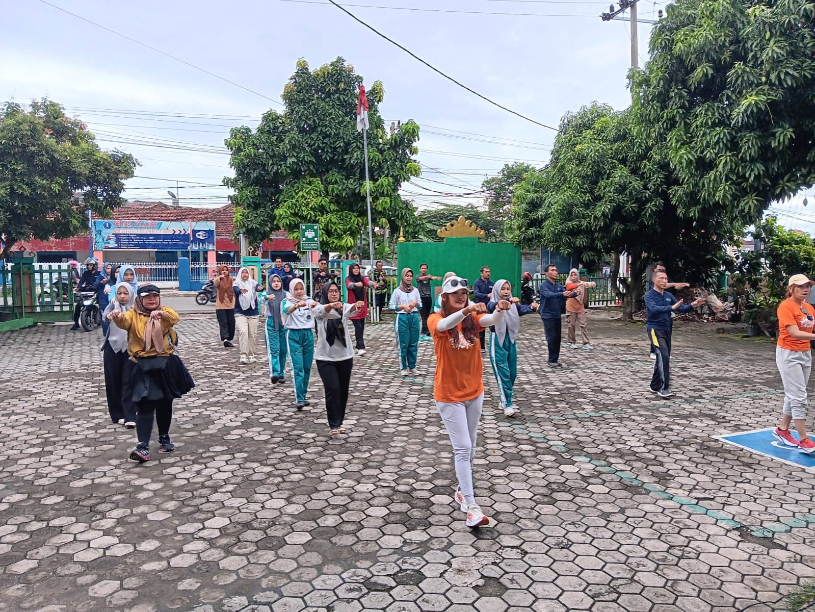 Senam Pagi Dinas Dukcapil Kota Metro