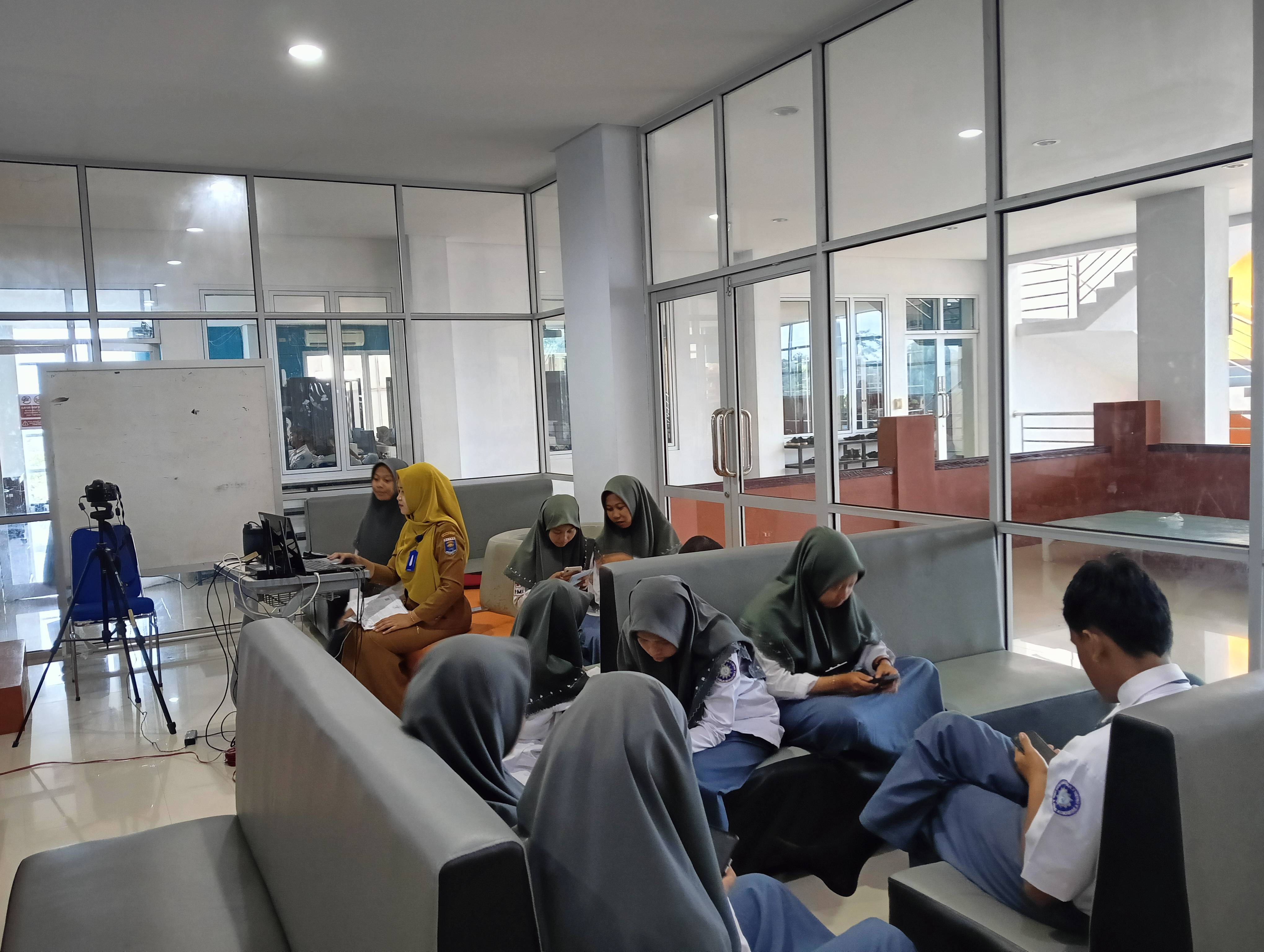 Perekaman KTP Pemula SMK Muhammadiyah 3 Kota Metro