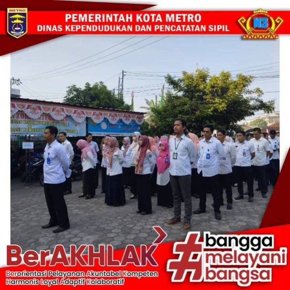 Pelaksanaan Apel Pagi Disdukcapil Kota Metro