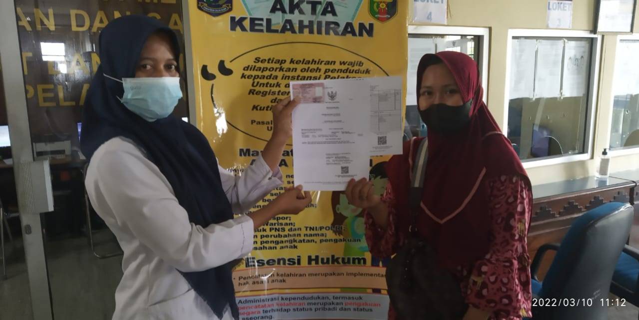 Penyerahan Dokumen Langsung Kepada Warga