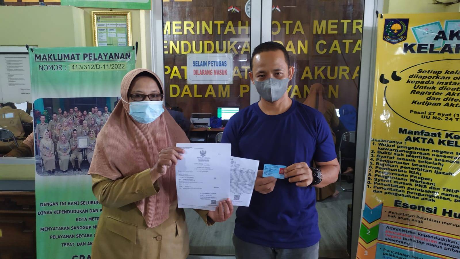 Penyerahan Dokumen Langsung Kepada Warga