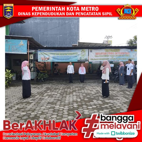 Pelaksanaan Apel pagi Dinas Dukcapil Kota Metro
