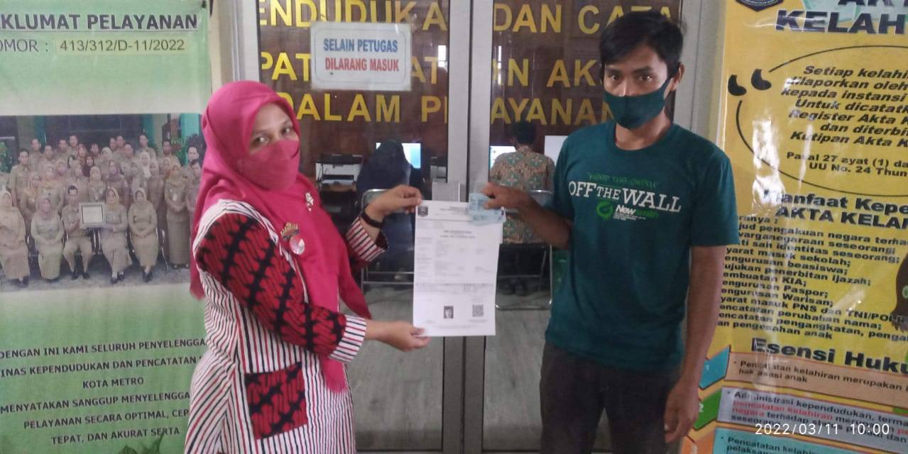 Penyerahan Dokumen Langsung Kepada Warga