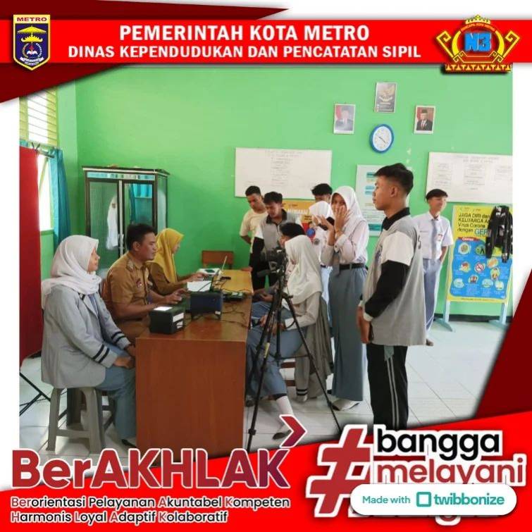 PEREKAMAN KTP-EL KELILING DAN AKTIVASI IKD KE SMA N 6 METRO