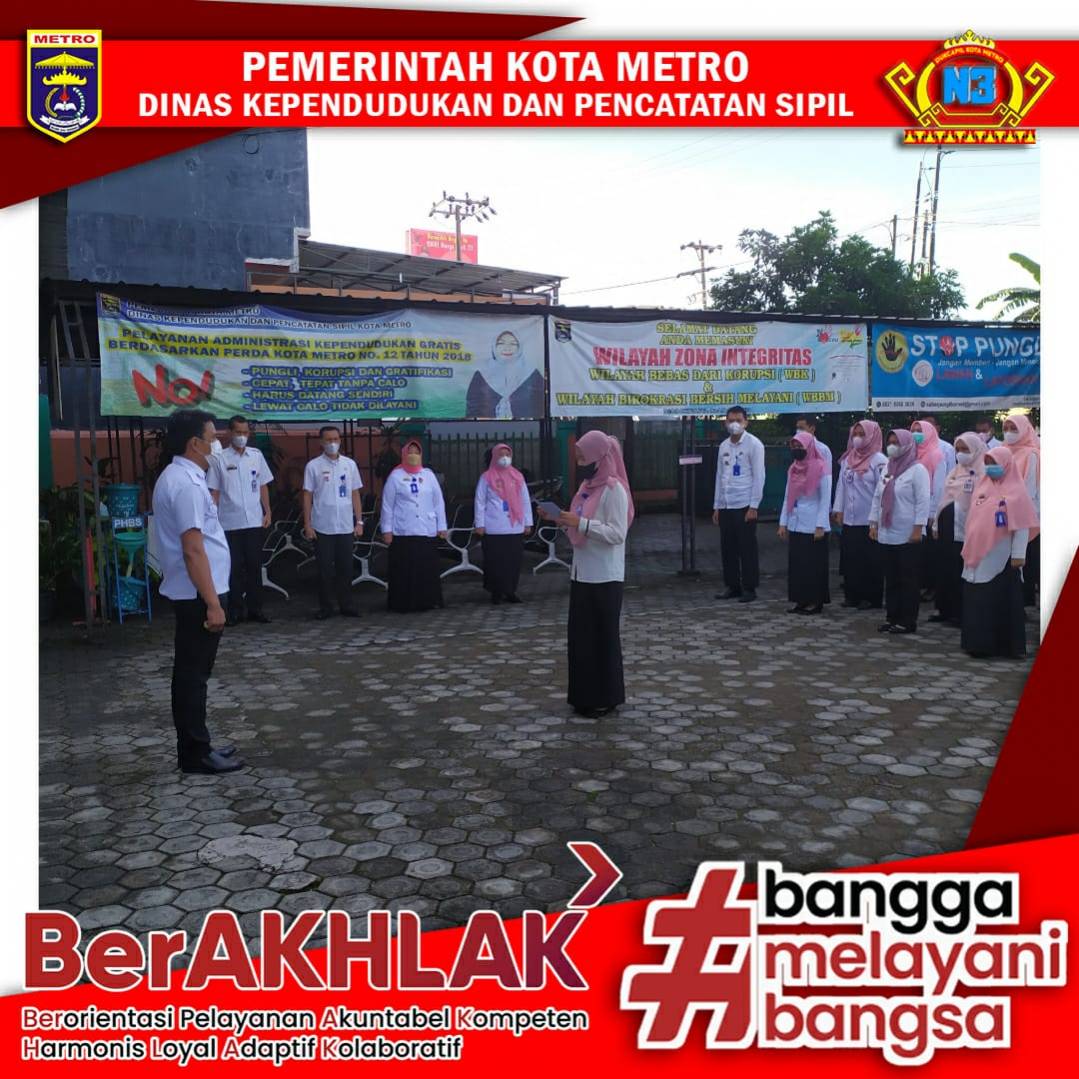 Pelaksanaan Apel Pagi Dinas Dukcapil Kota Metro