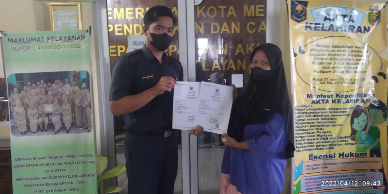 Penyerahan Dokumen Langsung Kepada Warga