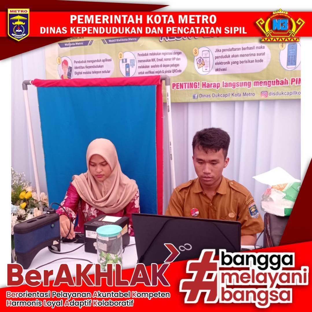Pemberian Pelayanan Adminduk di Pameran Lapangan Samber