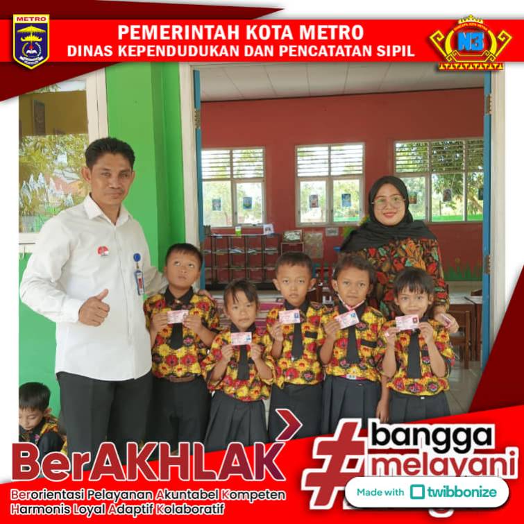 Penyerahan KIA bagi siswa - siswi di TK