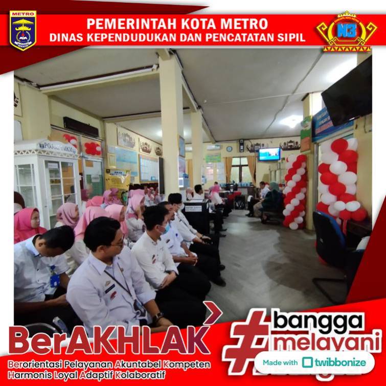 Briefing pagi dan koordinasi Pegawai Disdukcapil Kota Metro