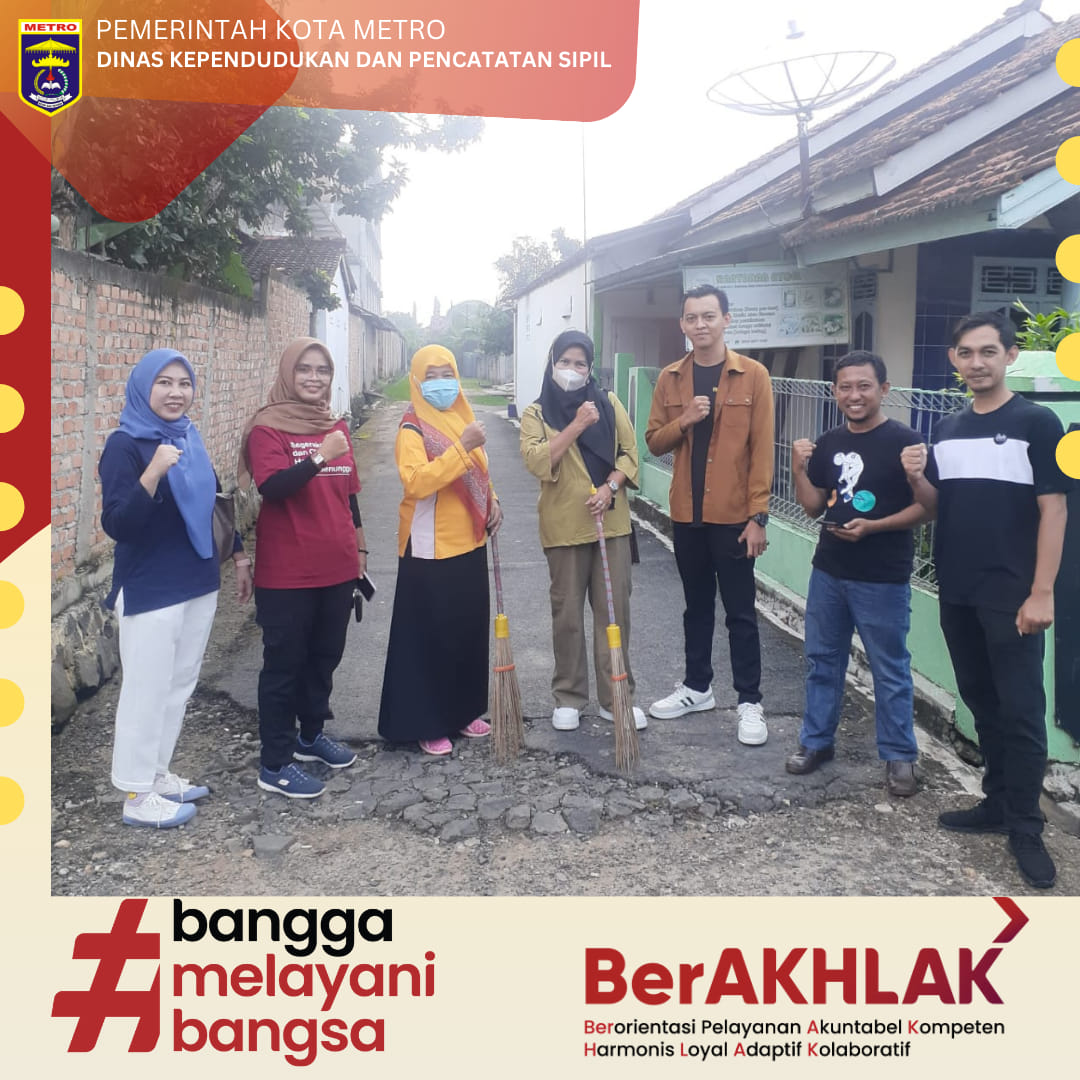 JUMAT BERSIH DI LINGKUNGAN RT.19 RW.005 Belakang Dharma Wacana Kota Metro