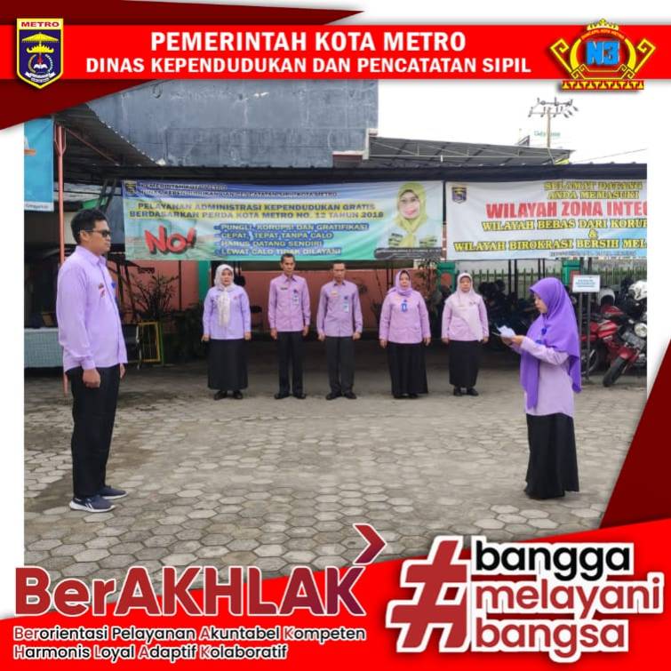 Pelaksanaan Apel Pagi Disdukcapil Kota Metro