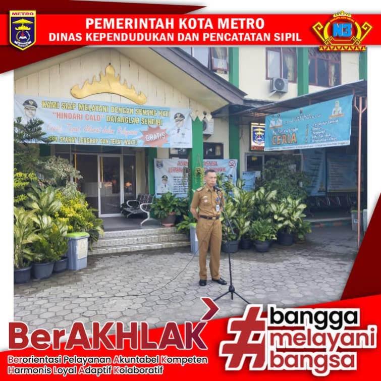Pelaksanaan Apel Pagi Disdukcapil Kota Metro