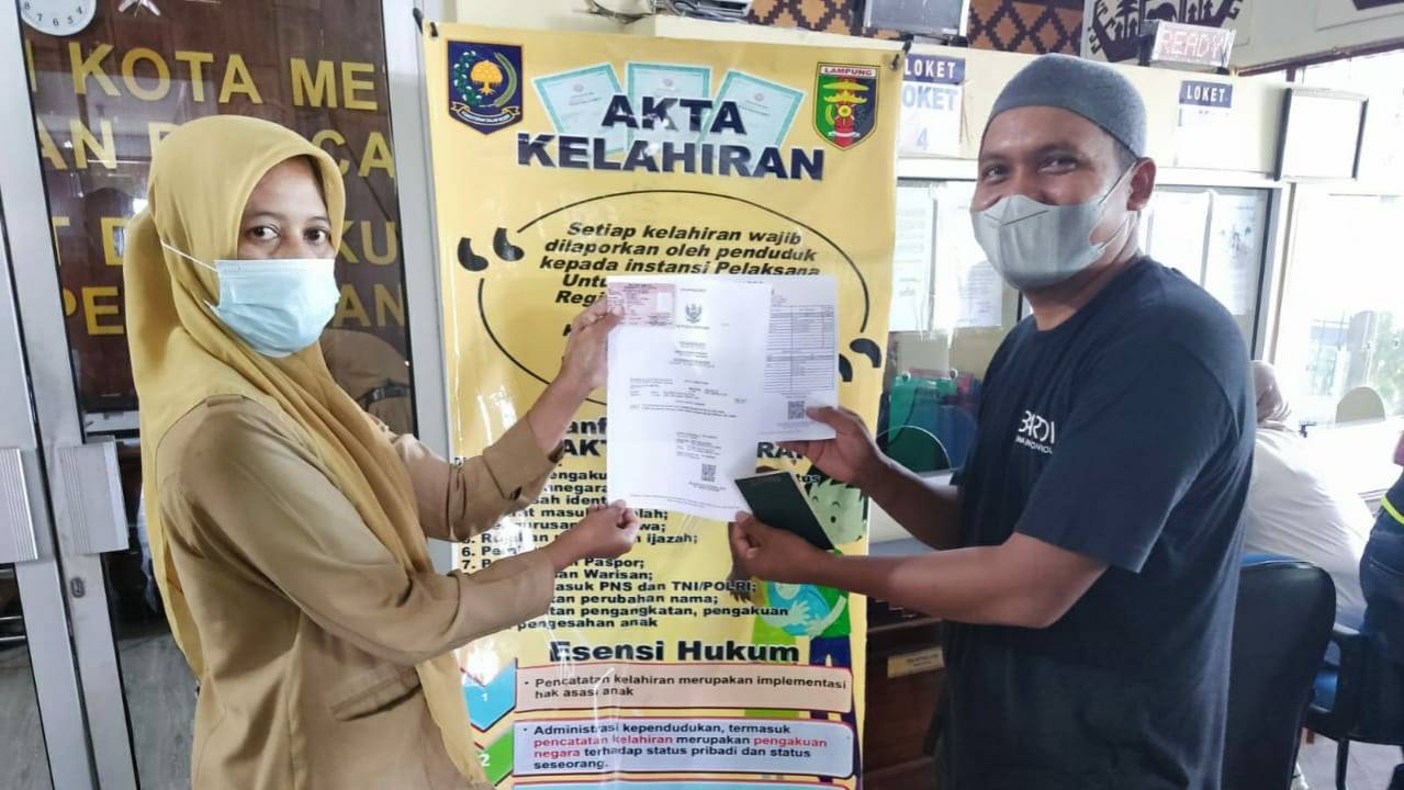 Penyerahan Dokumen Langsung Kepada Warga