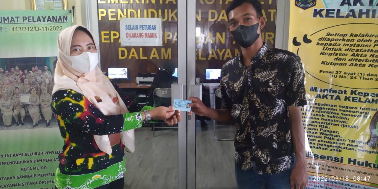 Penyerahan Dokumen Langsung Kepada Warga