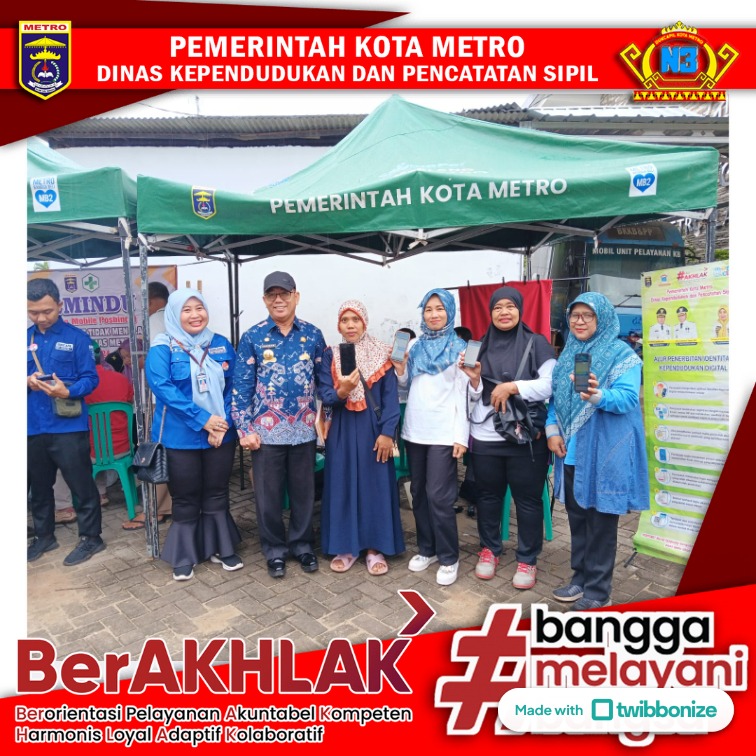 Kunjungan Kepala Disdukcapil Provinsi Lampung pada pelayanan jemput Bola Perekaman KTP-el dan Aktivasi IKD Goes to Pasar Agro Ceria Kota Metro