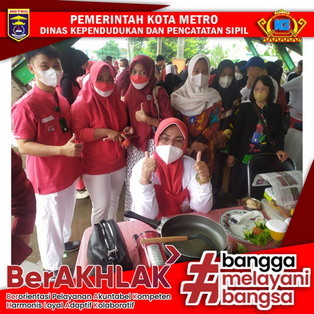 Disdukcapil Kota Metro mengikuti Lomba Masak Nasi Goreng OPD se-Kota Metro dalam rangka Memeriahkan HUT RI ke 77 Tahun di Samber Park Kota Metro