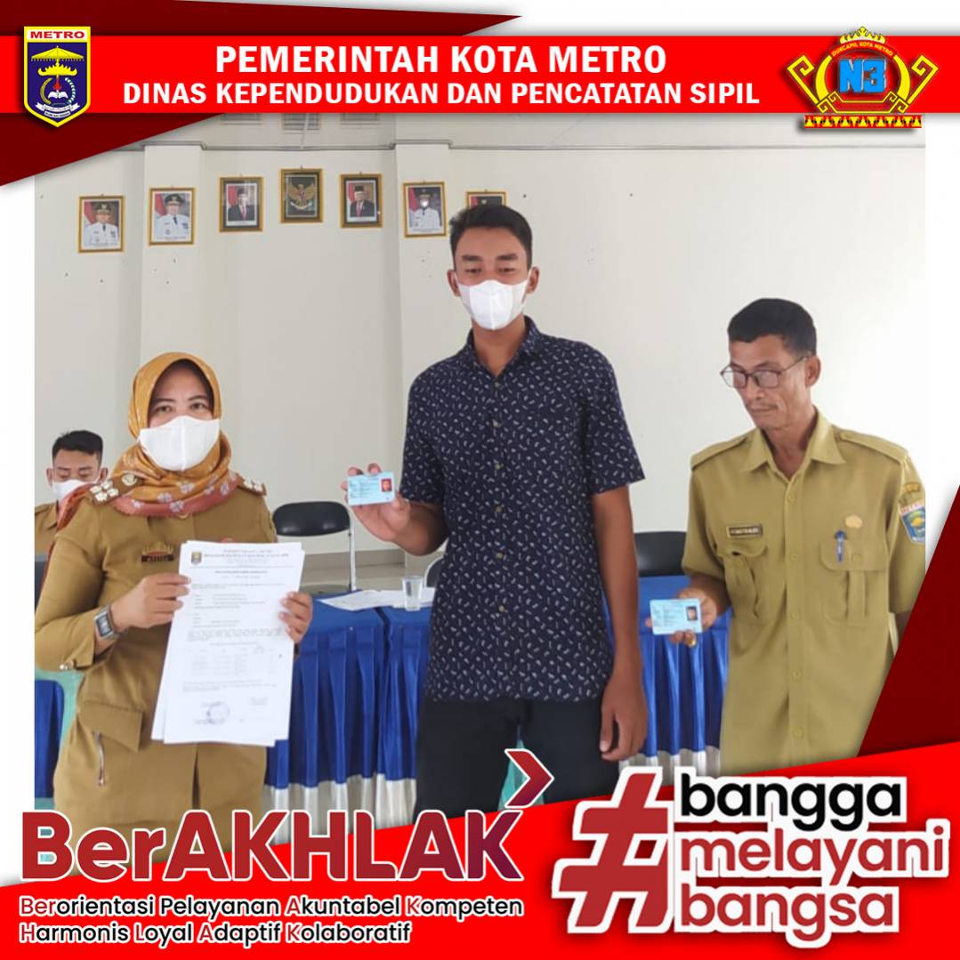 Penyerahan KTP-el ke Kelurahan
