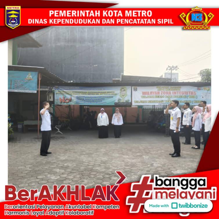 Pelaksanaan Apel Pagi Disdukcapil Kota Metro