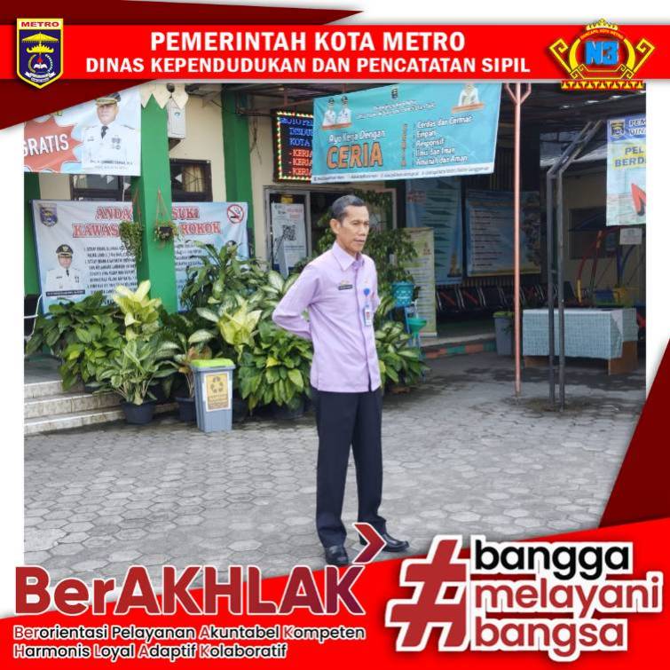 Pelaksanaan Apel Pagi Disdukcapil Kota Metro
