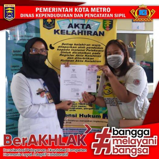 Penyerahan Dokumen Langsung Kepada Warga