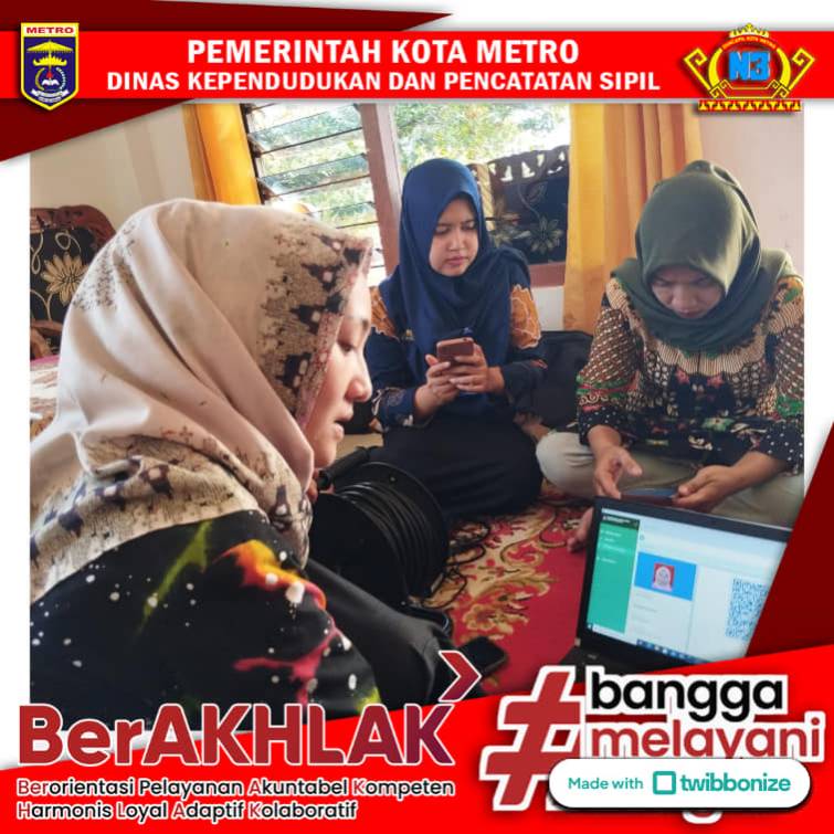 Pelayanan Aktivasi IKD pada acara arisan RT/RW di Kelurahan Ganjar Agung