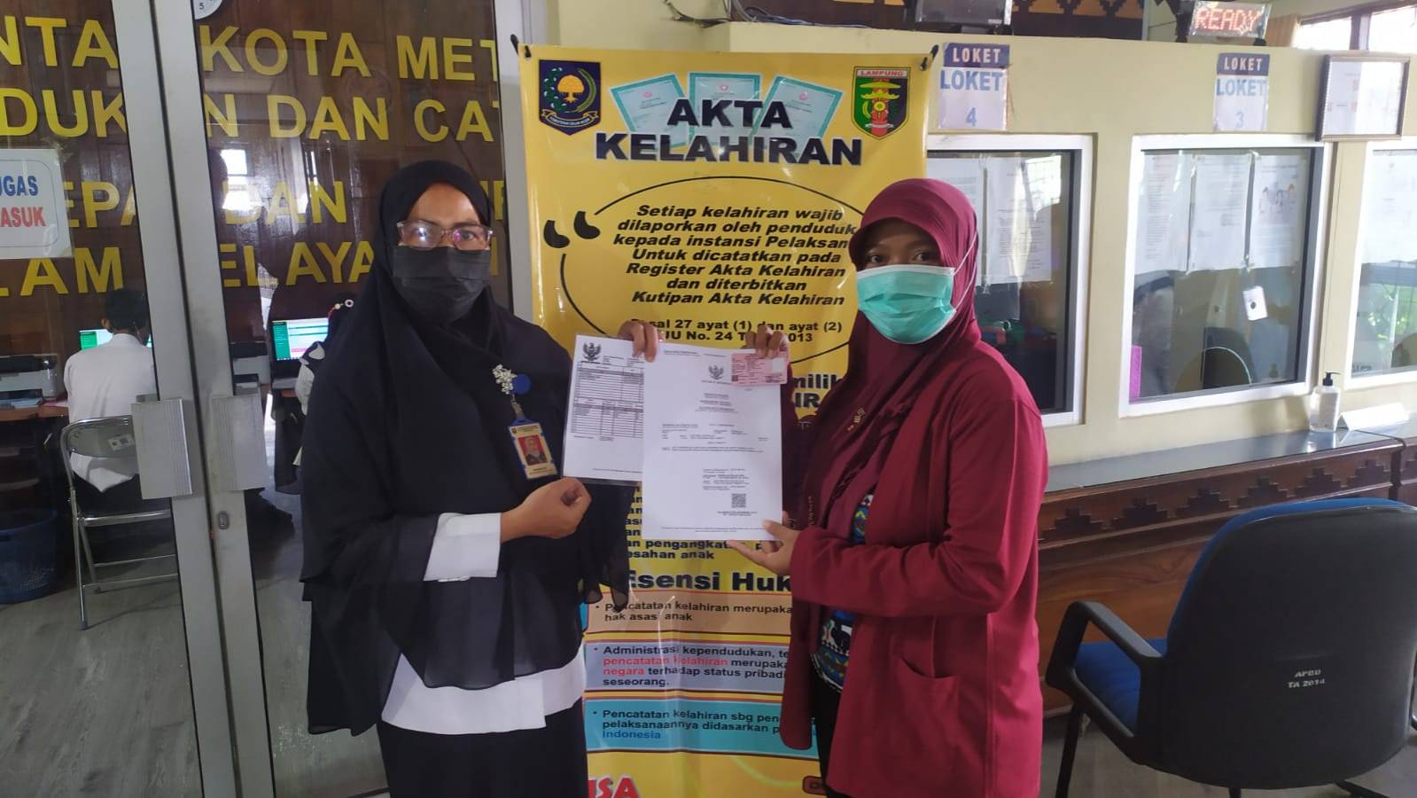 Penyerahan Dokumen Langsung Kepada Warga