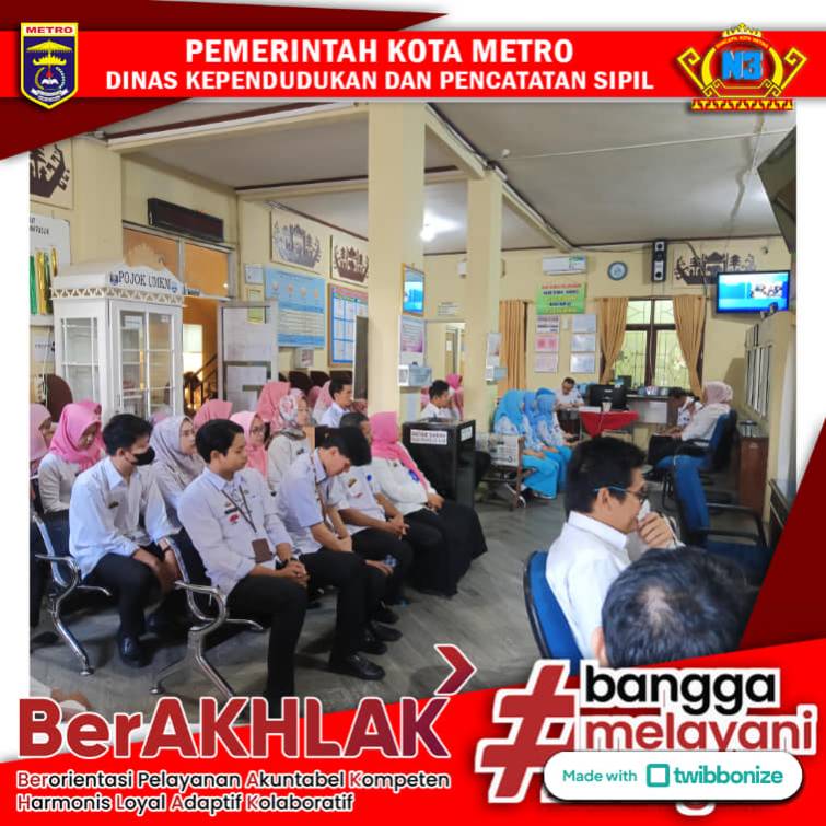 Briefing Mingguan dan koordinasi Pegawai Disdukcapil Kota Metro