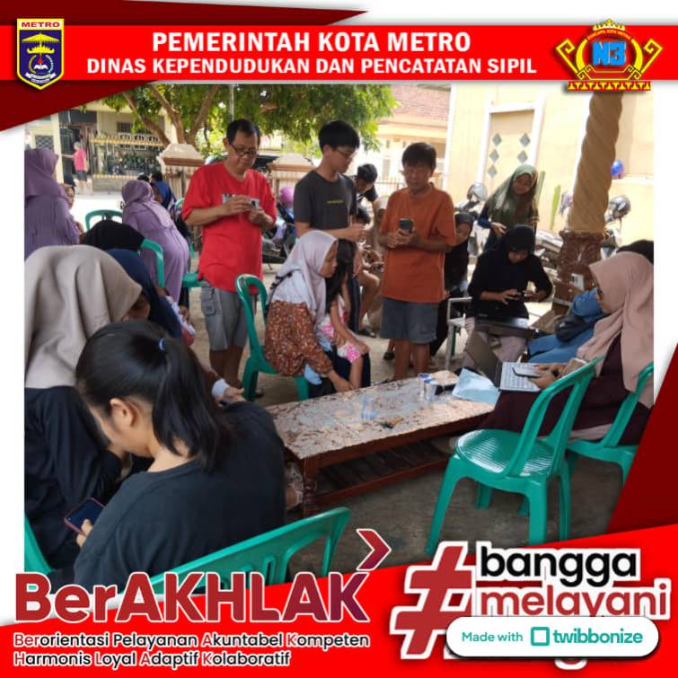 Pelayanan Aktivasi IKD pada acara arisan RT/RW di Kelurahan Metro
