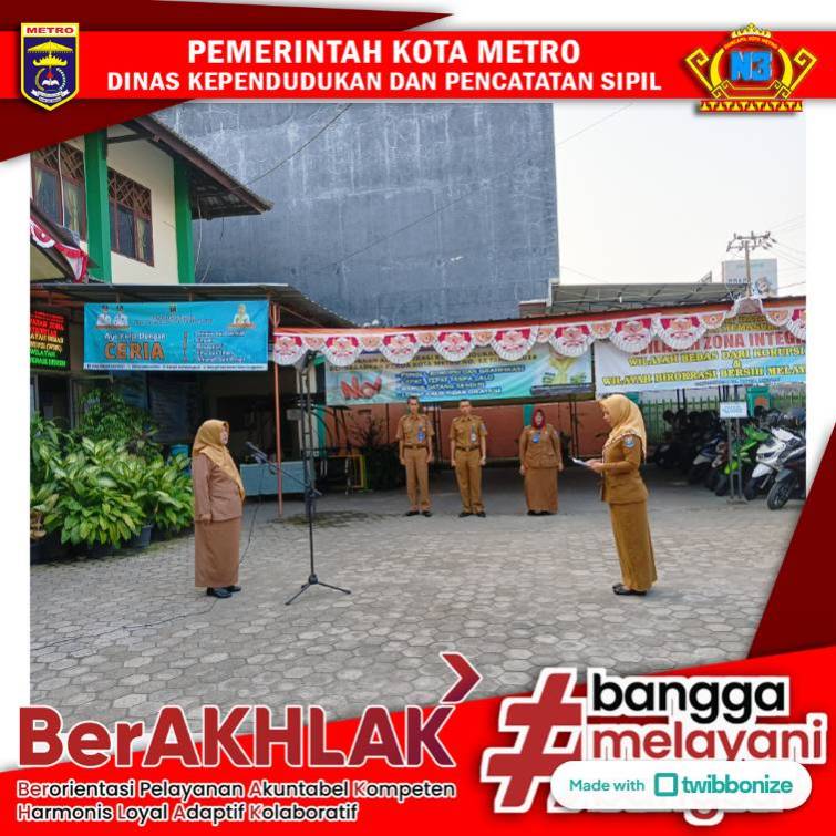 Pelaksanaan Apel Pagi Disdukcapil Kota Metro