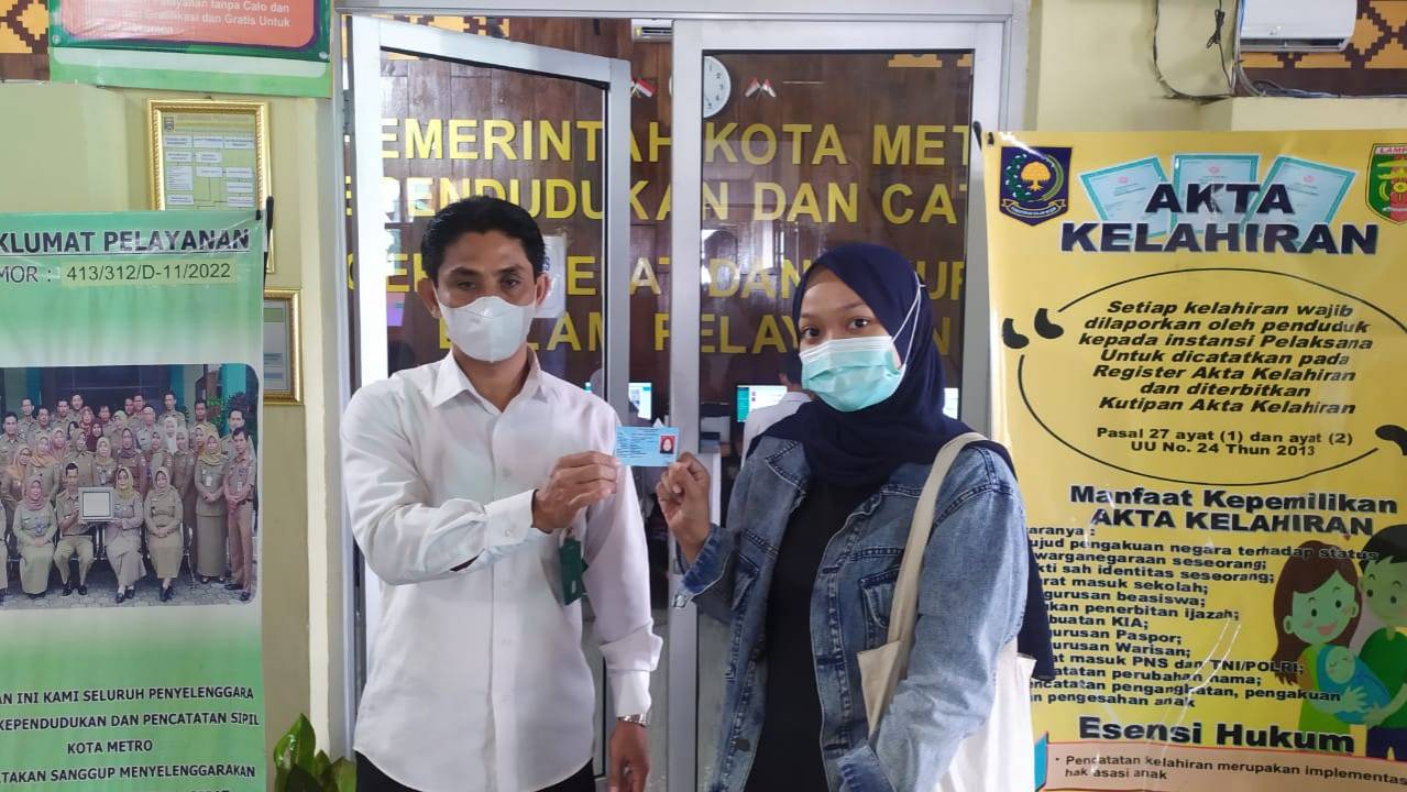 Penyerahan Dokumen Langsung Kepada Warga