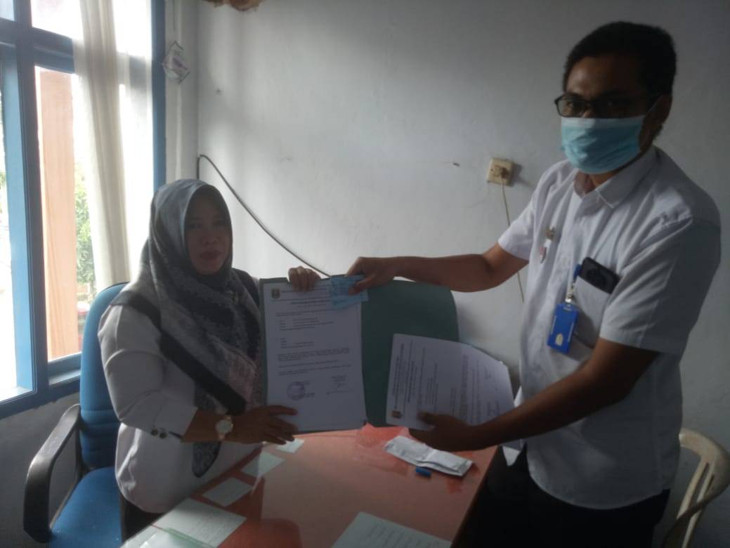 Penyerahan KTP-el ke Kelurahan