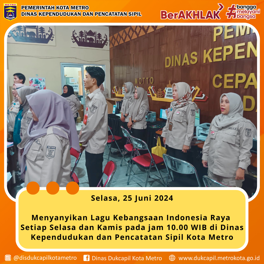Menyanyikan Lagu Kebangsaan Indonesia Raya 