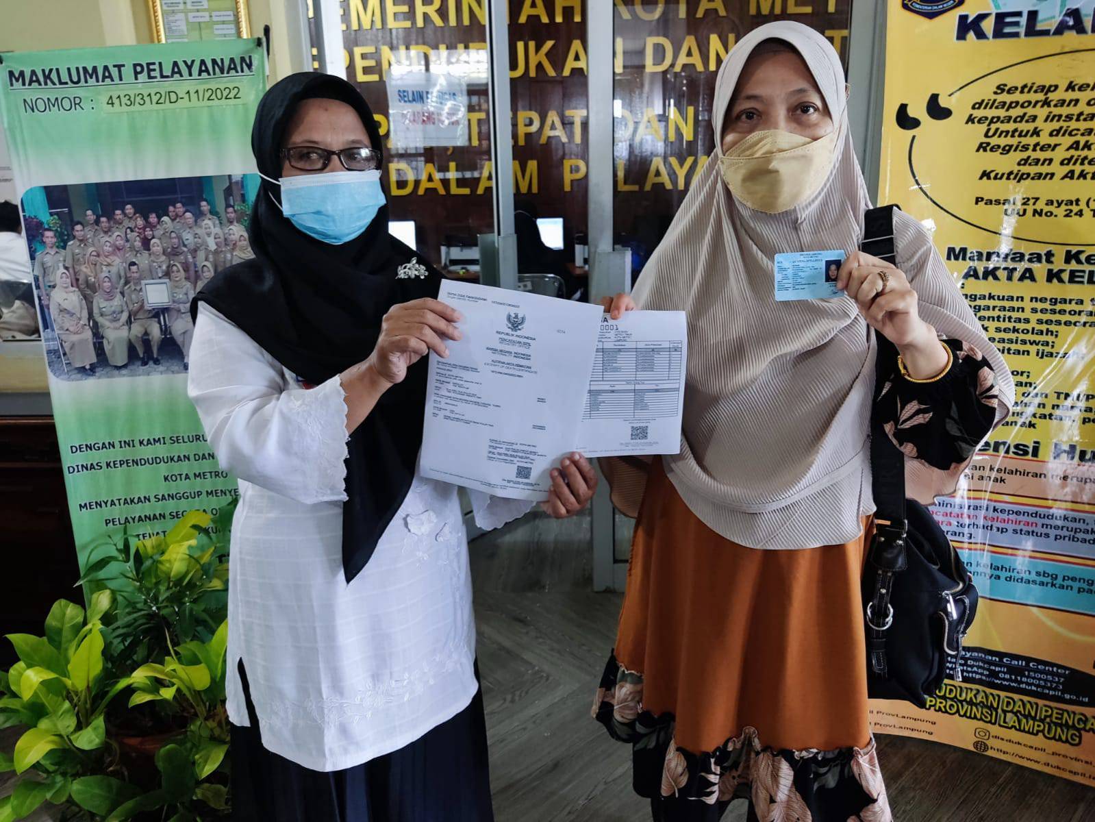 Penyerahan Dokumen Langsung Kepada Warga