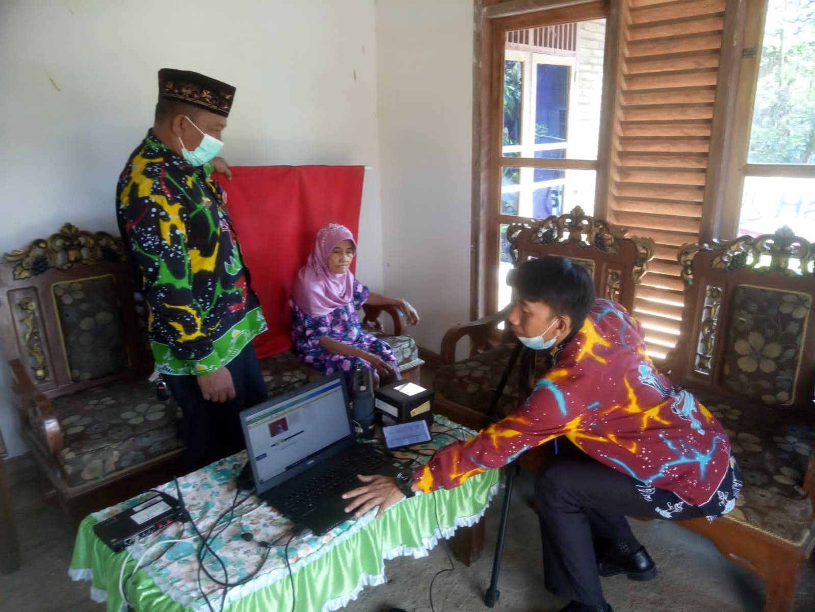 Jemput Bola Perekaman KTP-eL Khusus Warga Lansia