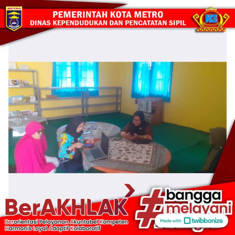 Jemput Bola Pelayanan IKD pada Pasar Murah di Kelurahan Yosomulyo