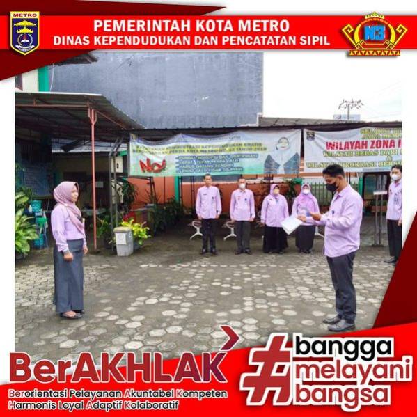 Pelaksanaan Apel Pagi Dinas Dukcapil Kota Metro