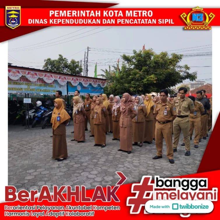 Pelaksanaan Apel Pagi Disdukcapil Kota Metro