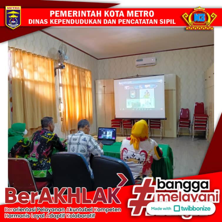 Disdukcapil Kota Metro mengikuti zoom Dukcapil Menyapa Masyarakat