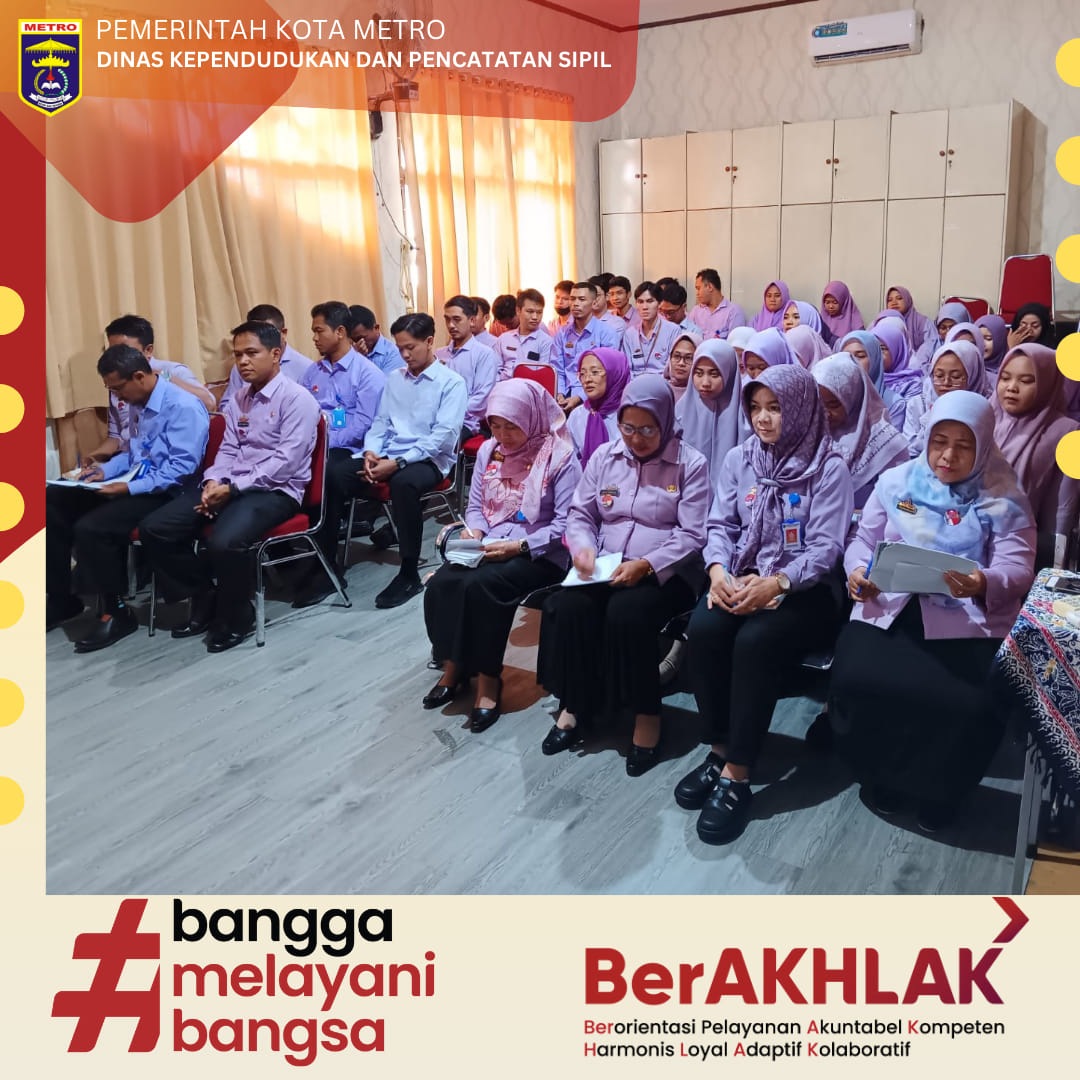 Briefing Mingguan dan koordinasi Pegawai Disdukcapil Kota Metro