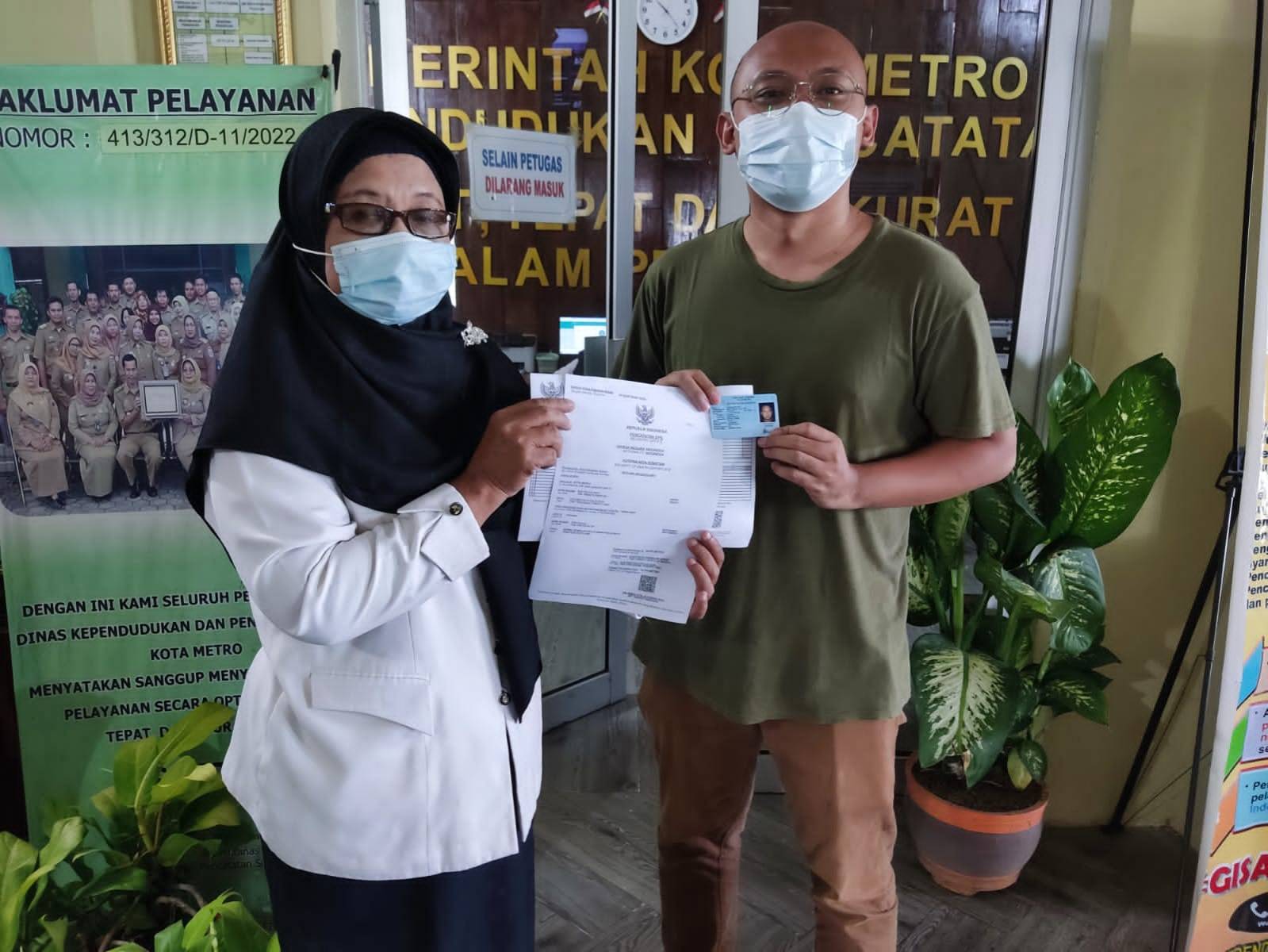 Penyerahan Dokumen Langsung Kepada Warga