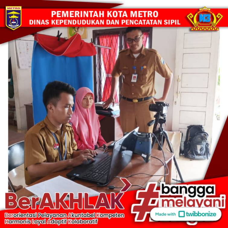 PEREKAMAN KTP-EL KELILING DAN AKTIVASI IKD KE SMK ISLAM BINA KHALIFAH BANGSA KOTA METRO