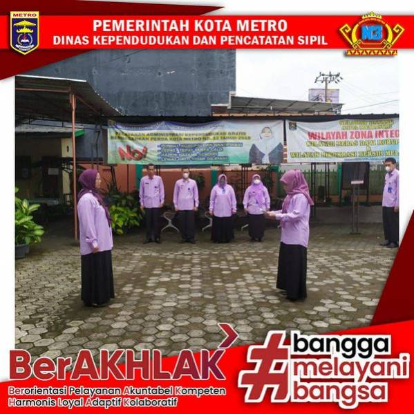 Pelaksanaan Apel Pagi Dinas Dukcapil Kota Metro